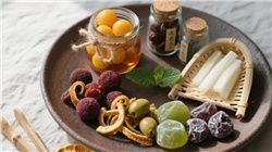 你吃的果干、香腸里藏著它！焦亞硫酸鈉到底是 “安全助手” 還是 “健康隱患”？